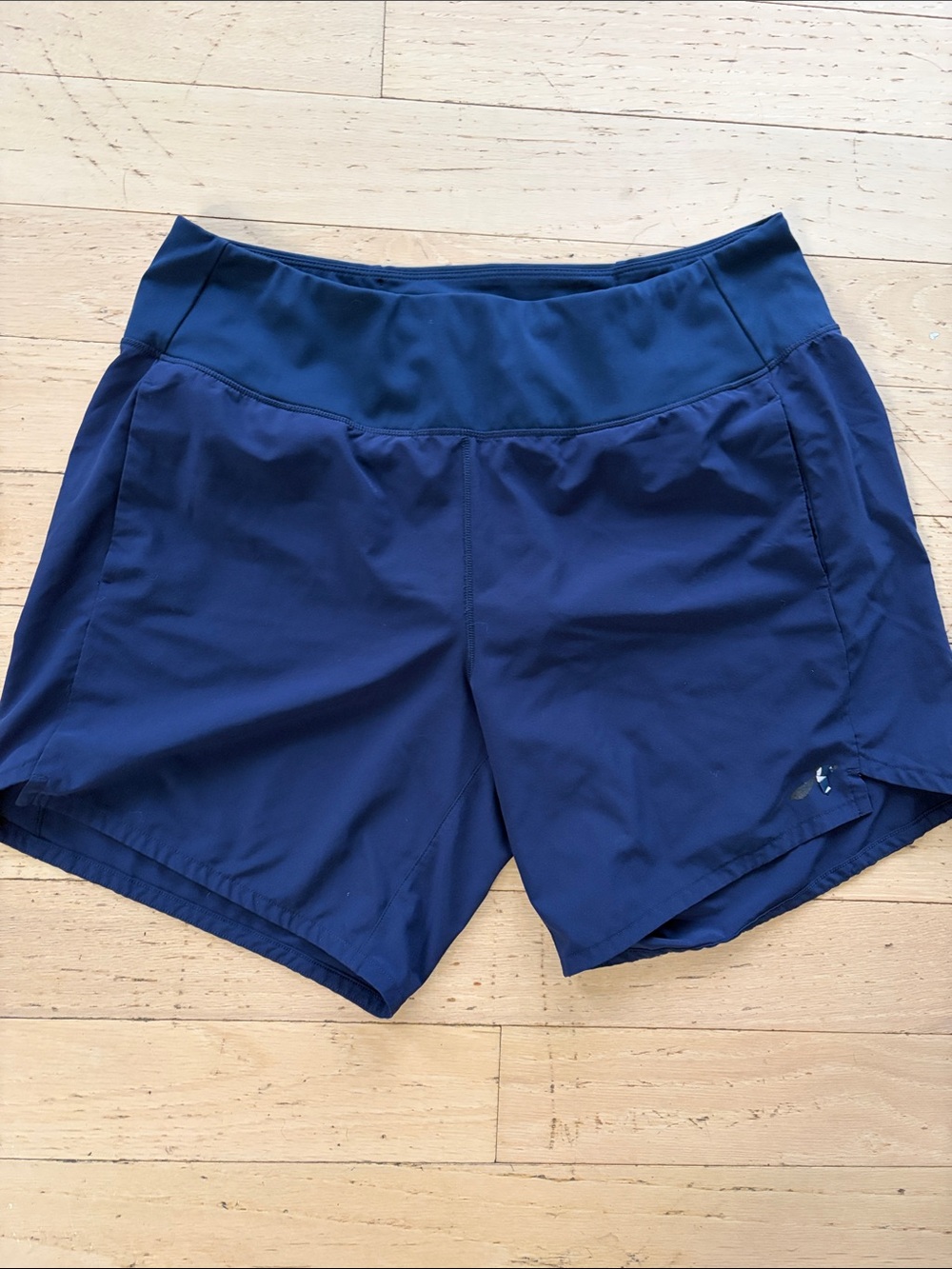 Brooks Deep Blue Athletic women’s Running Shorts Size Large